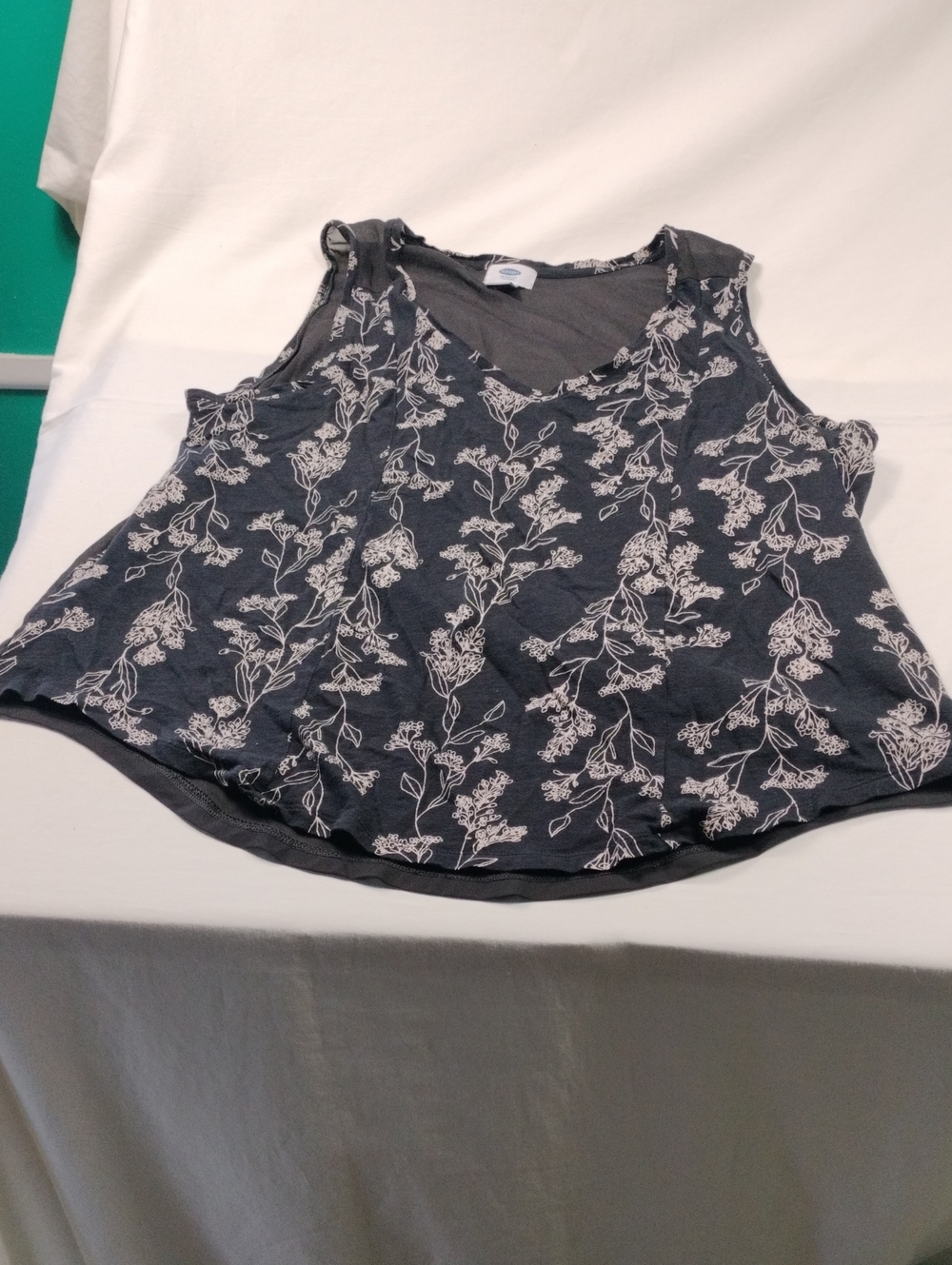 Old Navy Women’s Floral V-Neck Tank Top Size XL